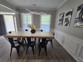 5-Bed Gem Close to Duluth Fun Sleeps 16